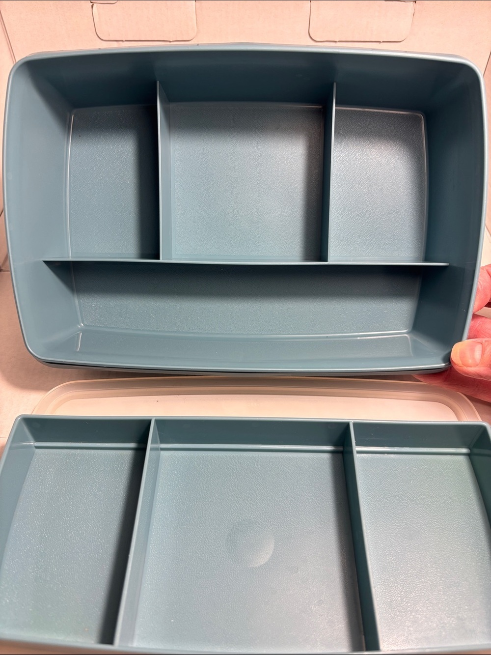 Tupperware Teal Divided Snack Tray with Clear Lid - Picture 6 of 9